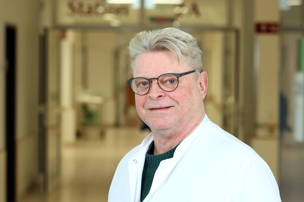 Porträt Chefarzt Dr. Dirk R. Wassenberg Chefarzt Dr. Dirk R. Wassenberg
